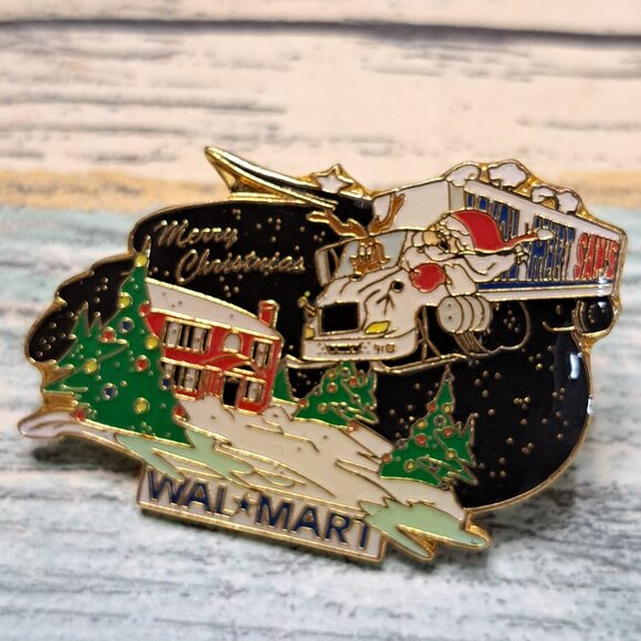 Wal-Mart Employee Pin Merry Christmas Smiley Semi Sleigh - Picture 1 of 2
